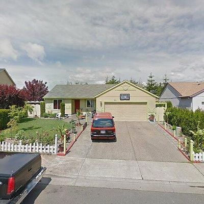 1091 Country Ln, Woodburn, OR 97071