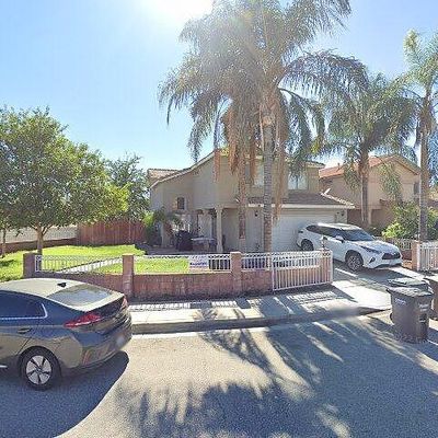 1094 Award Dr, Colton, CA 92324