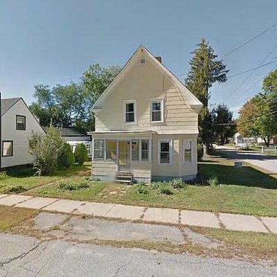 11 Farrington St, Rochester, NH 03867