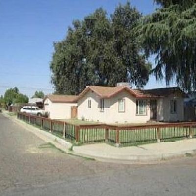 1101 N Conyer St, Visalia, CA 93291