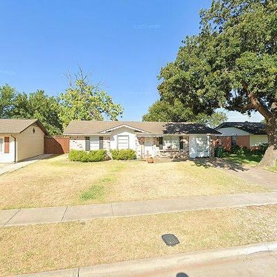 1101 Pebblebrook Dr, Lewisville, TX 75067