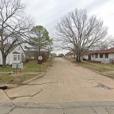 1122 Klabzuba Ave, Prague, OK 74864