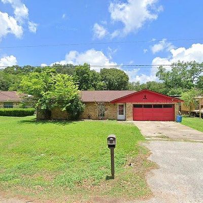1122 Maple St, Clute, TX 77531