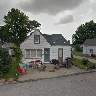 113 S Shawnee St, Taylorville, IL 62568