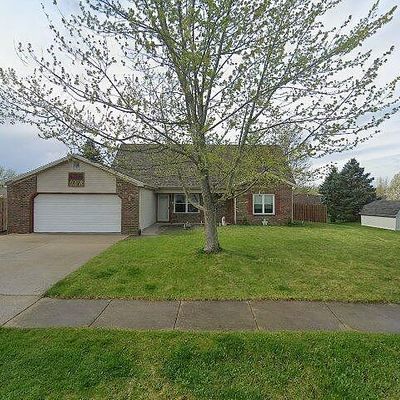 1406 Knoll Crest Dr, Kendallville, IN 46755