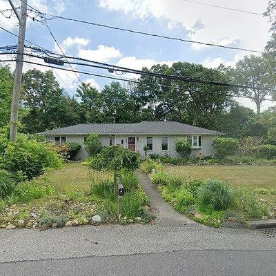 15 Coates Ave N, Ronkonkoma, NY 11779