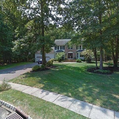 15 Roxbury Ln, Manalapan, NJ 07726