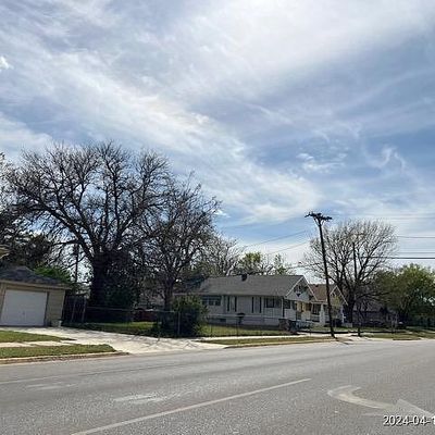 15 W 17 Th Ave, Hutchinson, KS 67501