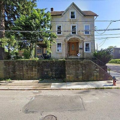 1542 Haines St, Philadelphia, PA 19126