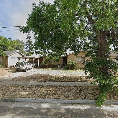 1547 W Hampton Way, Fresno, CA 93705