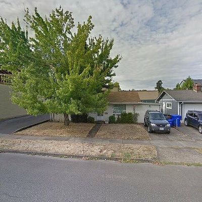 130 E Gloucester St, Gladstone, OR 97027