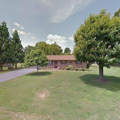 133 Hinshaw Ave, Yadkinville, NC 27055