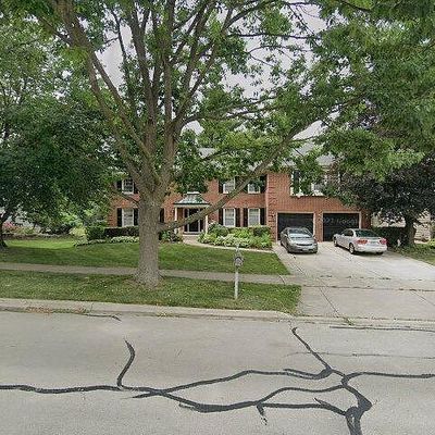 1335 E Gartner Rd, Naperville, IL 60540