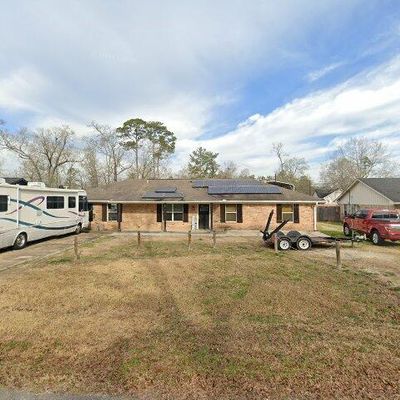 134 Woodlawn Dr, Sour Lake, TX 77659