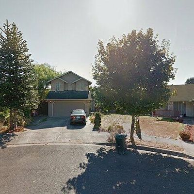 135 Regal Ln, Kelso, WA 98626