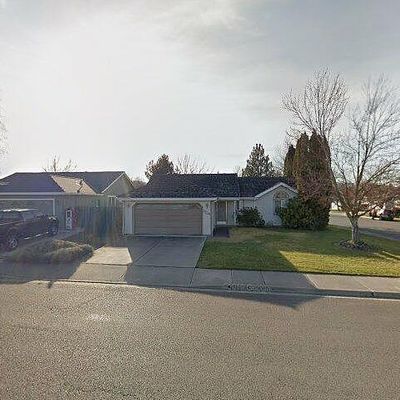 1704 S Holly St, Medford, OR 97501