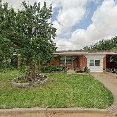 1705 Hollywood Dr, Altus, OK 73521