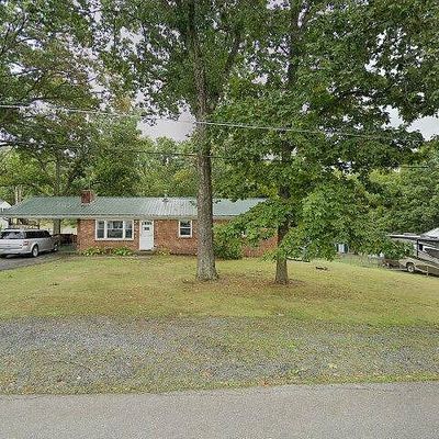 1708 3 Rd St, Waynesboro, VA 22980