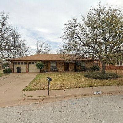 1724 Meadowcliff Dr, Wichita Falls, TX 76302