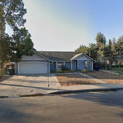 173 W Stanley Ave, Reedley, CA 93654