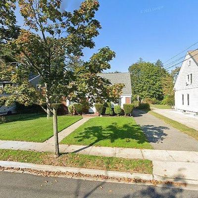 174 Staples St, Farmingdale, NY 11735