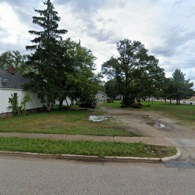 1778 Pine St, Muskegon, MI 49442