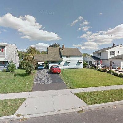 18 Nestingrock Ln, Levittown, PA 19054