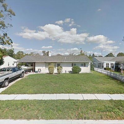 18 Peachtree Ln, Levittown, PA 19054