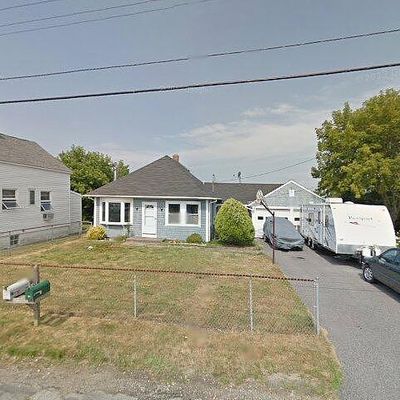 186 Riverside St, Portsmouth, RI 02871