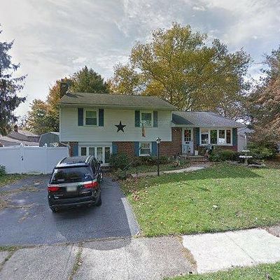 1927 Collingswood Dr, Bethlehem, PA 18018