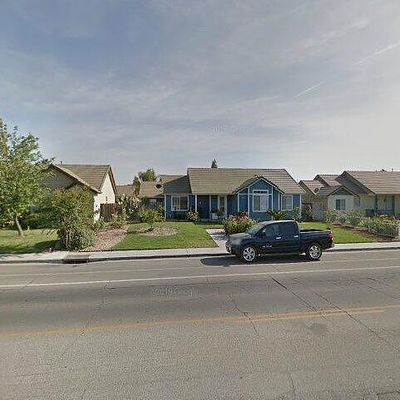 15701 W Kearney Blvd, Kerman, CA 93630