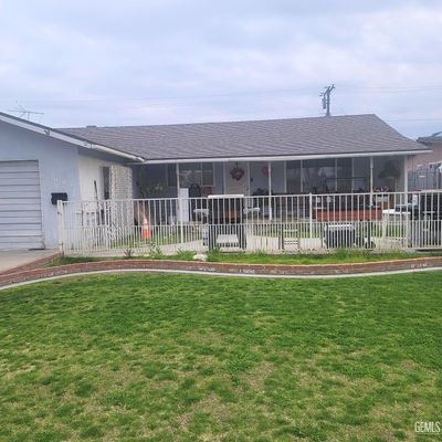 1608 17 Th Ave, Delano, CA 93215