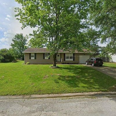 161 Wham Dr, Salem, IL 62881