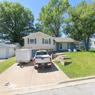 1611 Bellevue Ave, Bettendorf, IA 52722