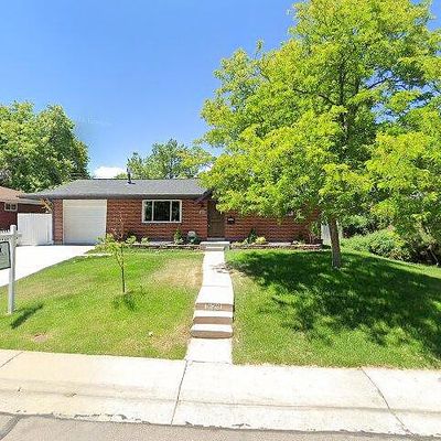 1629 S Brentwood St, Lakewood, CO 80232