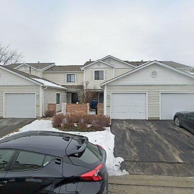 17 N Waterford Dr, Schaumburg, IL 60194