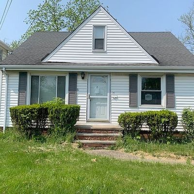 21 Blaine Ave, Bedford, OH 44146
