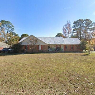 210 Newmont Dr, Eufaula, AL 36027