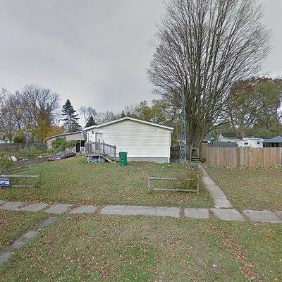 211 Bradley St, Dowagiac, MI 49047