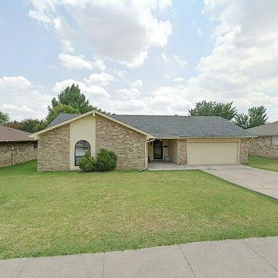 2116 Northmoor Dr, Carrollton, TX 75006