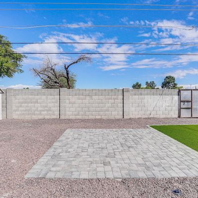 2142 W Shaw Butte Dr, Phoenix, AZ 85029