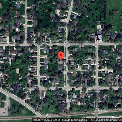 219 N State St, Genoa, IL 60135