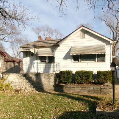 22 Shumate Ave, Maryland Heights, MO 63043