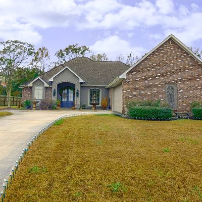 2229 Twin Circle Dr, Gonzales, LA 70737