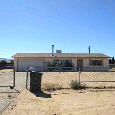 22677 Powhatan Rd, Apple Valley, CA 92308