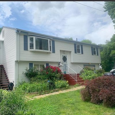 23 Emerson St, Bloomfield, CT 06002