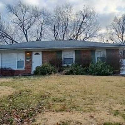 230 Saint Edward Ln, Florissant, MO 63033