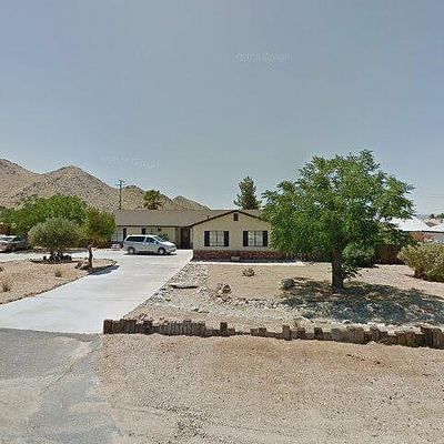 19333 Roanoke Rd, Apple Valley, CA 92307