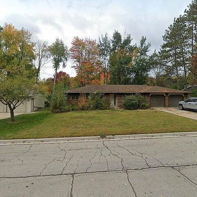 1964 Knotty Pine Dr, Green Bay, WI 54304