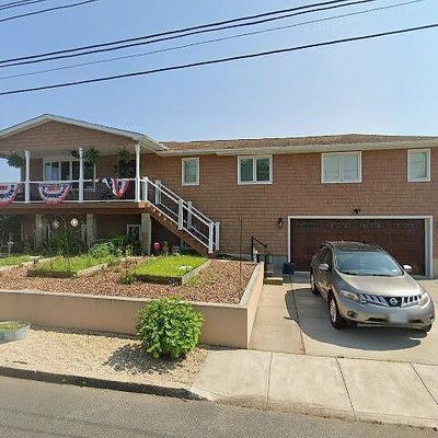 2 Harrison St, Patchogue, NY 11772